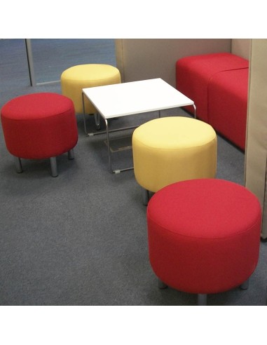 Instalación Puff Pétalo fabricado en tela